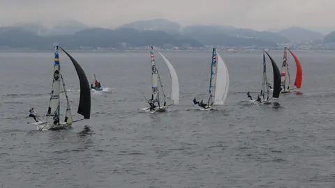 安帅布局4-4-2阵型，增强球队默契与均衡性